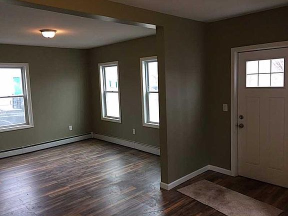 3rd image of 90 Garfield Ave