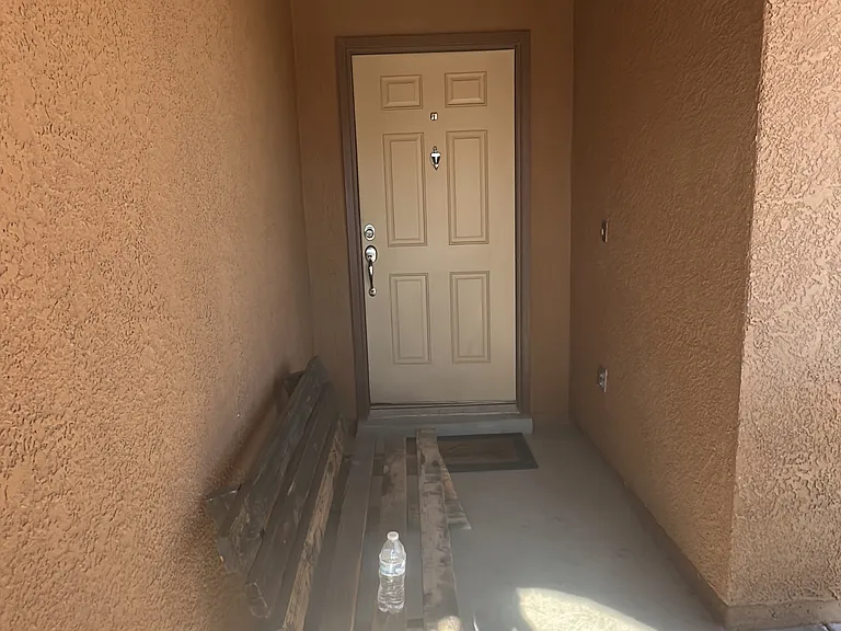 912 Talavera Dr — Photo 2