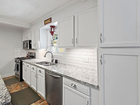 5th image of 618 Linda Dr SE