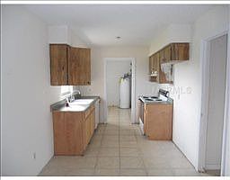 4th image of 1720 Manor Dr