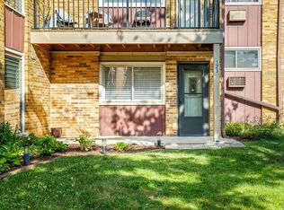 212A Collen Dr APT 123, Lombard, IL 60148