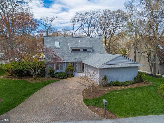 4th image of 1010 Sandpiper Ln