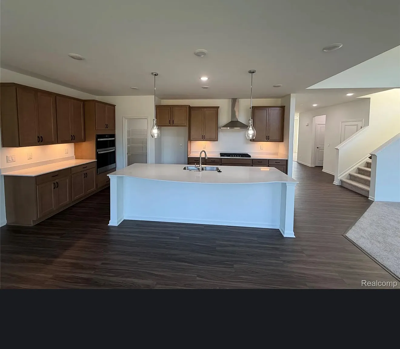 4 bed, 3366 sqft, $4,000 — Photo 3