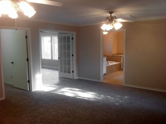 3rd image of 3124 Heritage Ln