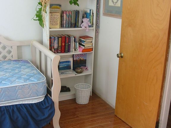 small bedroom upstairs