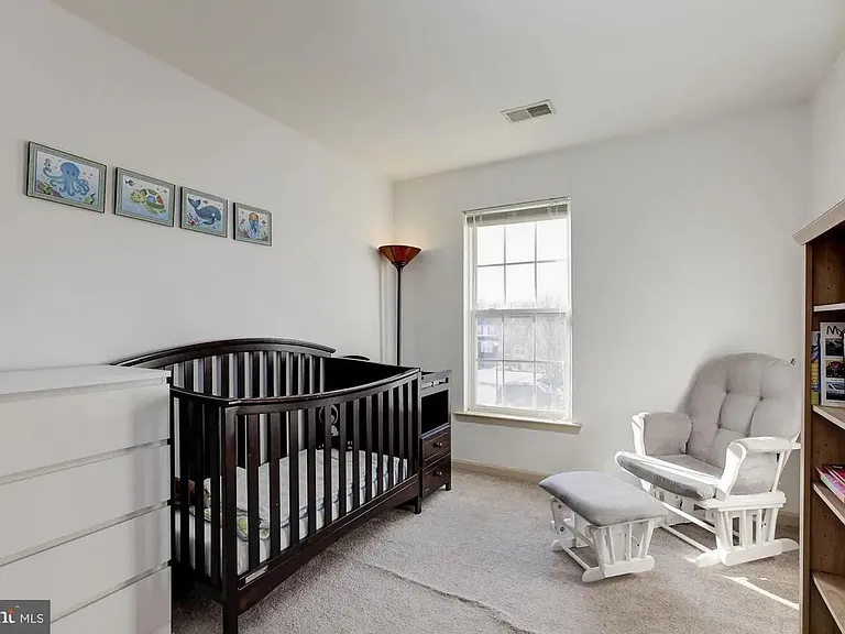 208 Goldsborough Dr — Photo 18