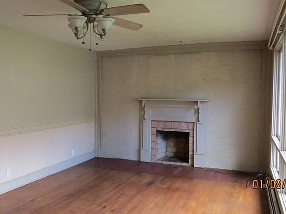 4th image of 228 Glade St SE