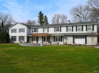 5100 Kings Gate Way, Bloomfield Hills, MI 48302