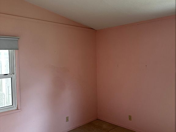 5th image of 1109 Davis Dr
