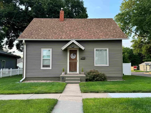 1802 Bateman St, Hastings, NE 68901