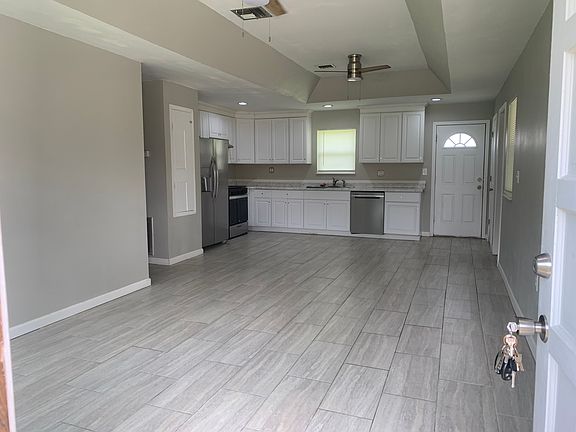 5th image of 231 Hampton St