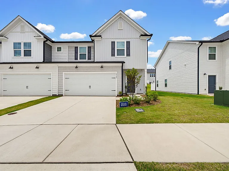 2109 Sun Vibes Way — Photo 1