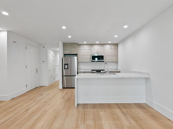 2nd image of 4445 18th St #4443
