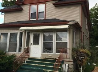 1634 S 10th St, Manitowoc, WI 54220