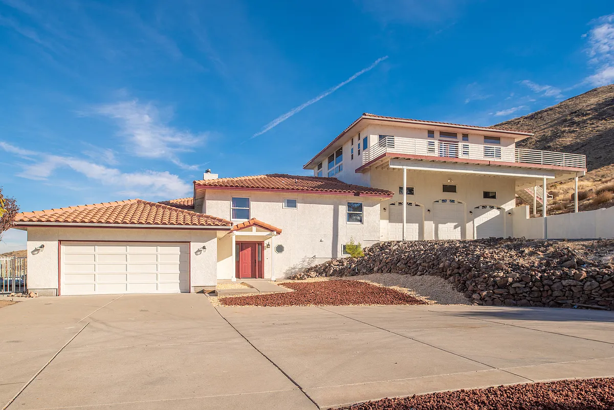 2125 Silky Sullivan Ln photo 1