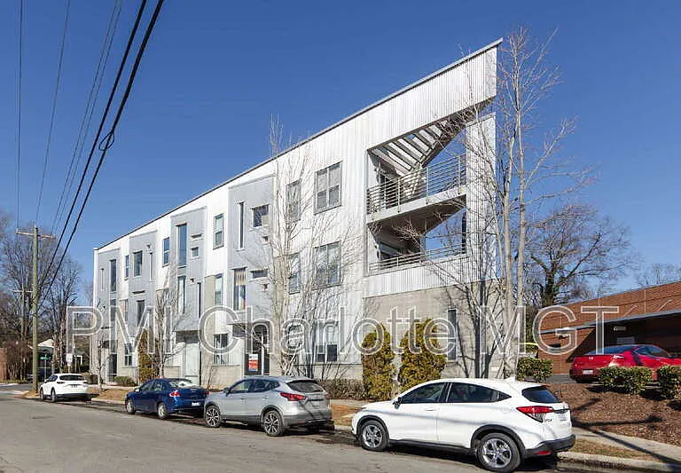 1600 Fulton Ave #204 — Photo 1