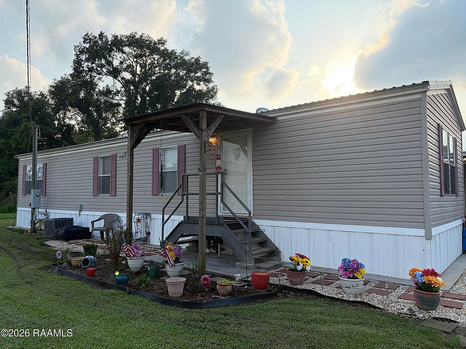 1st image of 460 Bayou Rd