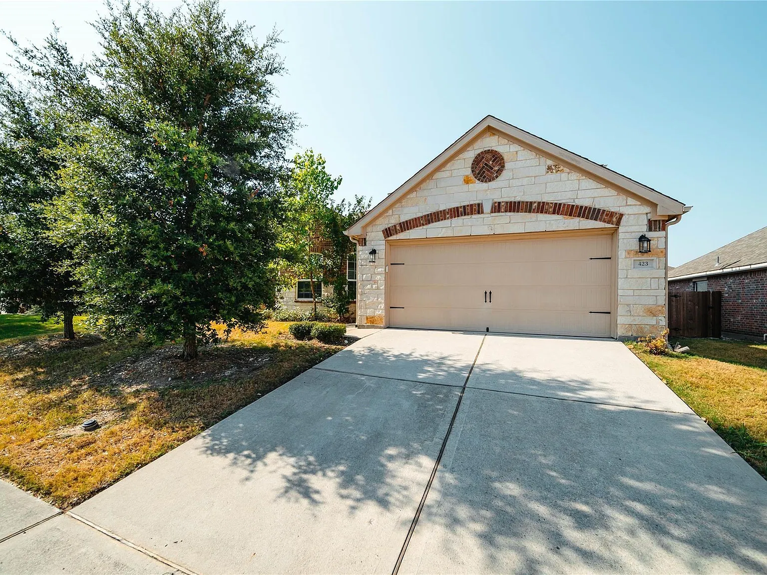 4 bed, 2236 sqft, $2,200 — Photo 1