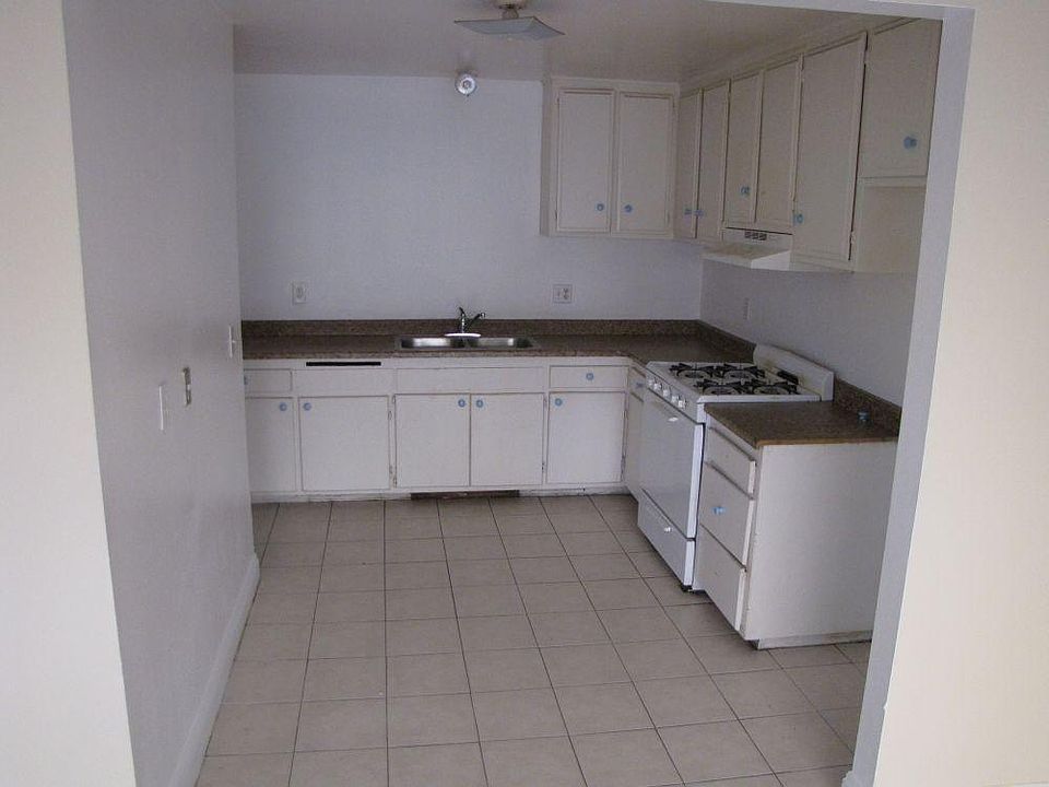 2nd image of 2162 W Alameda Ave APT 1