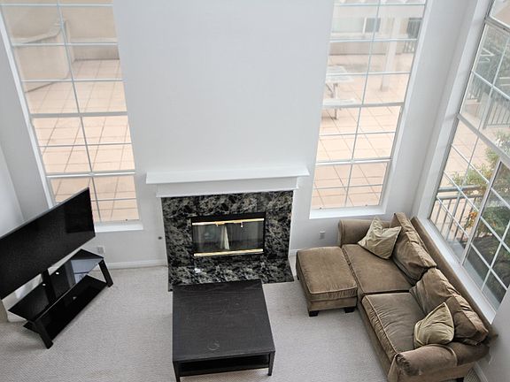 4th image of 343 Peach St APT B