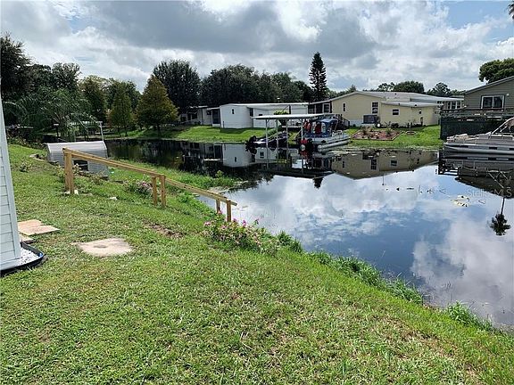 2nd image of 338 Caloosa Ct
