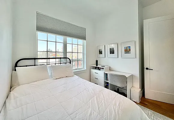 Rented by PREMIUM US INC | media 42