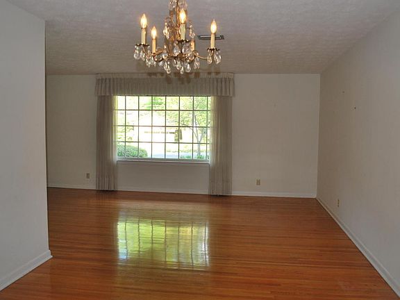 4th image of 1662 Mount Vernon Dr