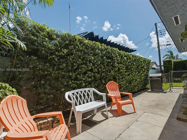 11621 NW 58th Pl — Photo 5