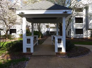 10302 Appalachian Cir #8305, Oakton, VA 22124