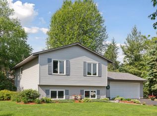 10464 Devonshire Pl, Eden Prairie, MN 55347