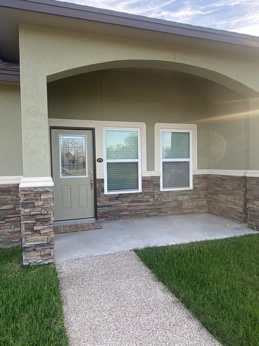 Building Photo - 1818 Rodd Field Rd #C-3