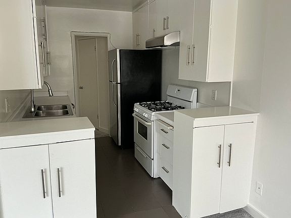 5th image of 10655 Wilshire Blvd #17749460