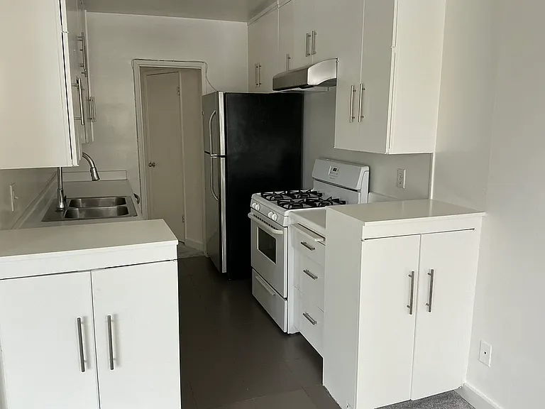 10655 Wilshire Blvd — Photo 79