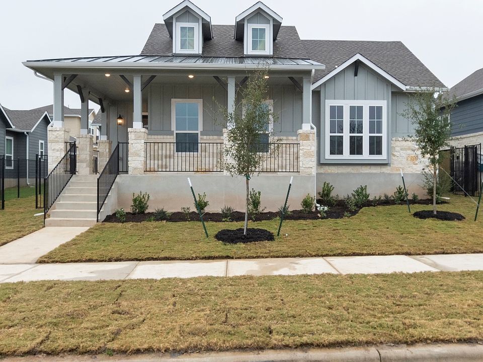 1_ExteriorFront2