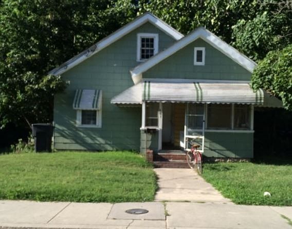 2nd image of 401 Buena Vista Ave