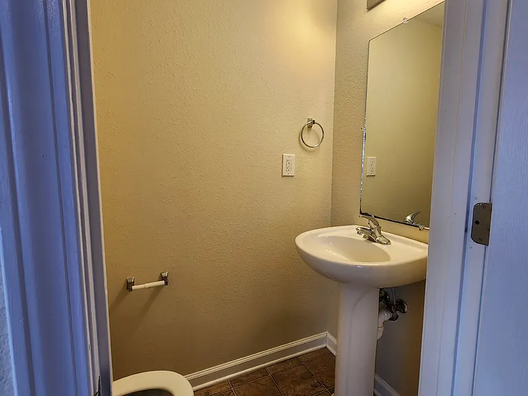 248-2C Executive Ave — Photo 7