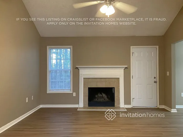 200 Shadowbrook Dr — Photo 2