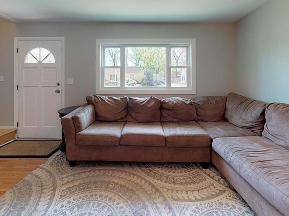 3rd image of 186 Stoughton St