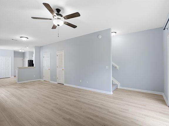 5th image of 573 Scrub Jay Dr