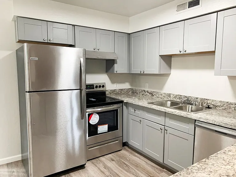 803 W 2nd Ave — Photo 11