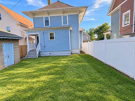 4th image of 9506 Denison Ave