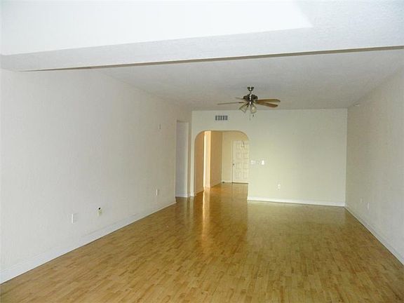 3rd image of 10710 NW 66th St APT 108
