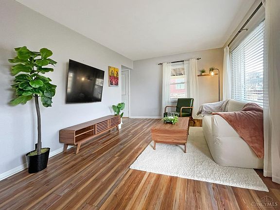 2nd image of 723 Brookwood Ave