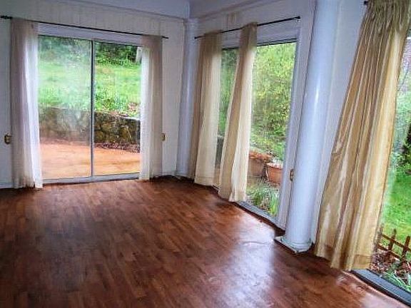 Sunrm from livingrm door