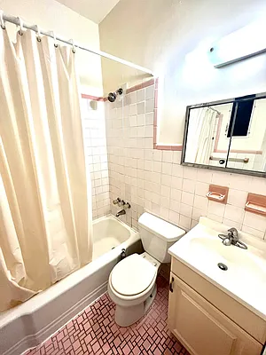 Rented by Amorelli Realty | media 9