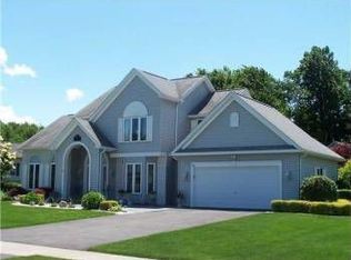 44 Carrington Dr, Rochester, NY 14626