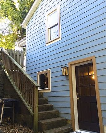 Private entrance to room