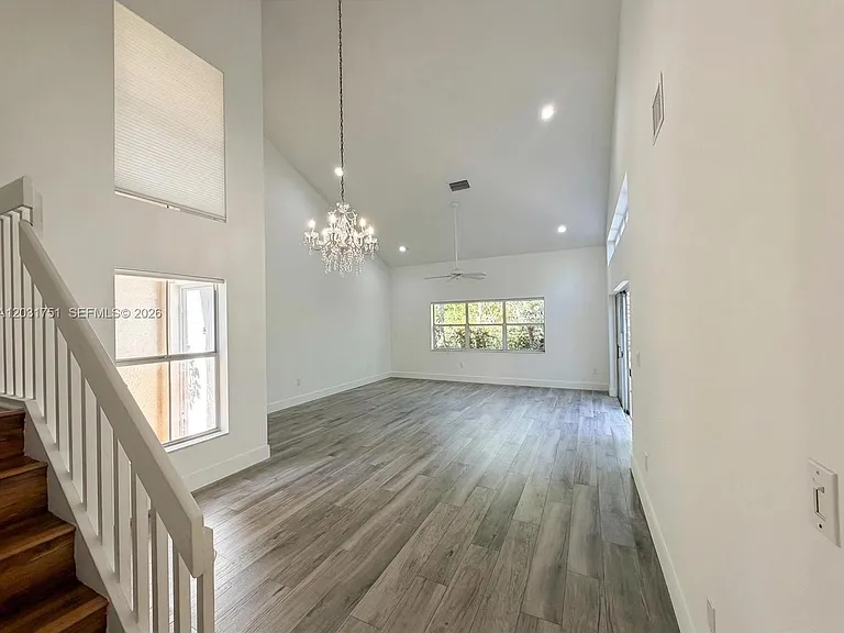 1145 W Lake St — Photo 6