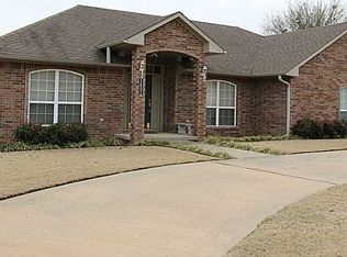 1601 Cottonwood Dr, Poteau, OK 74953