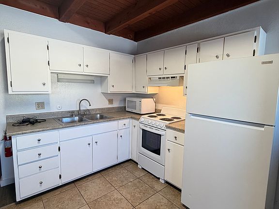 3rd image of 414 Camino De La Placita #400